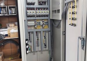 tủ điều khiển thiết bị mitsubishi