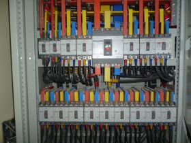 Thi Công Tủ Điện Phân Phối Tổng Cho Nhà Cao Tầng Và Xưởng Sản Xuất